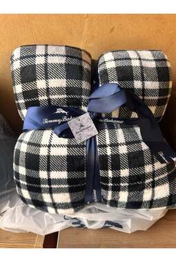 NWT TOMMY BAHAMA Island Life Black/White Flannel Sherpa Throw Blanket